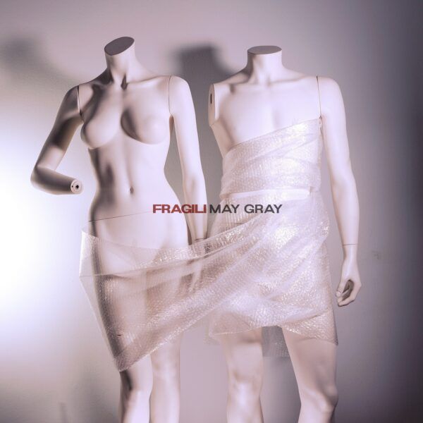 “Fragili” è un album che mette in evidenza la crescita artistica dei May Gray