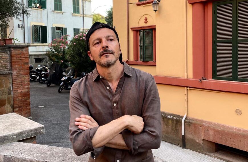 Giovanni Leo: “Giornate a Righe”, dieci anni di attesa per un disco che sfida il tempo e le convenzioni