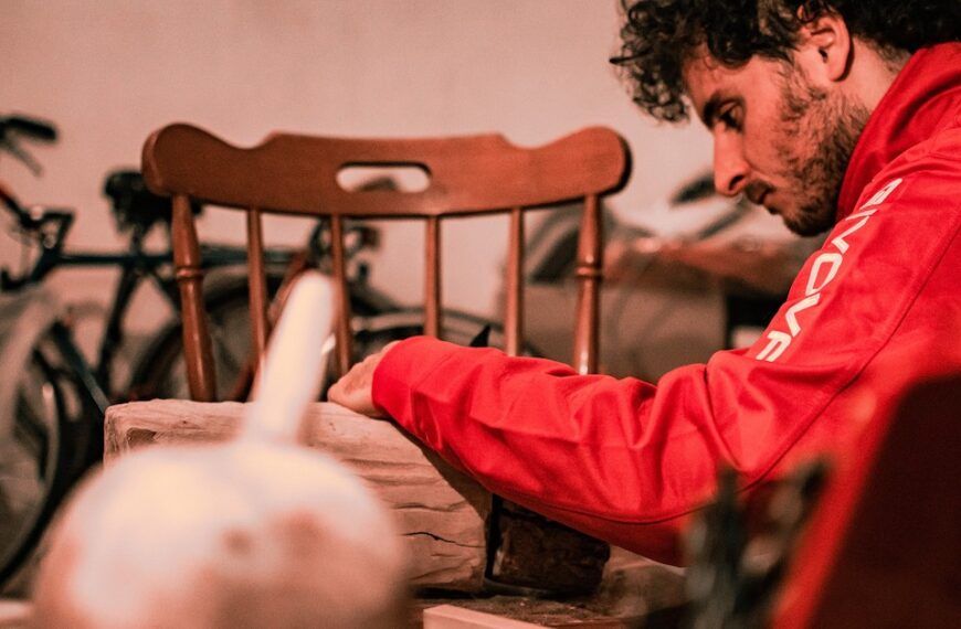 La notte arriva anche dove sei tu: “Un’altra buonanotte” è il nuovo singolo di Adriano Saponaro